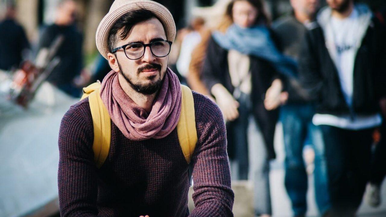 Sudah tahu rahasia memilih topi sesuai bentuk wajah? Yuk, cari tahu disini biar keren maksimal!