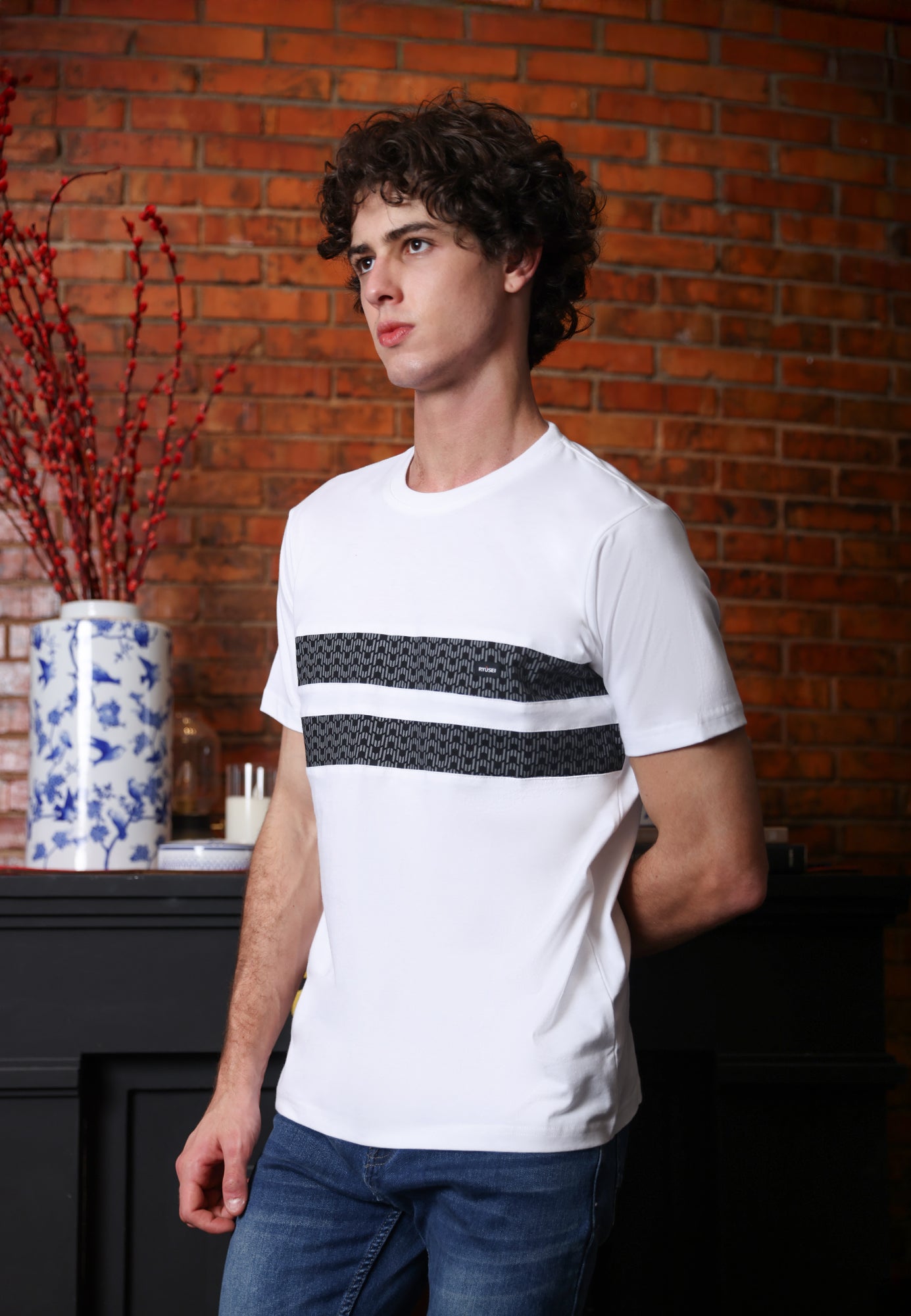 Ryusei Kaos Pria Tsunaru CMB White