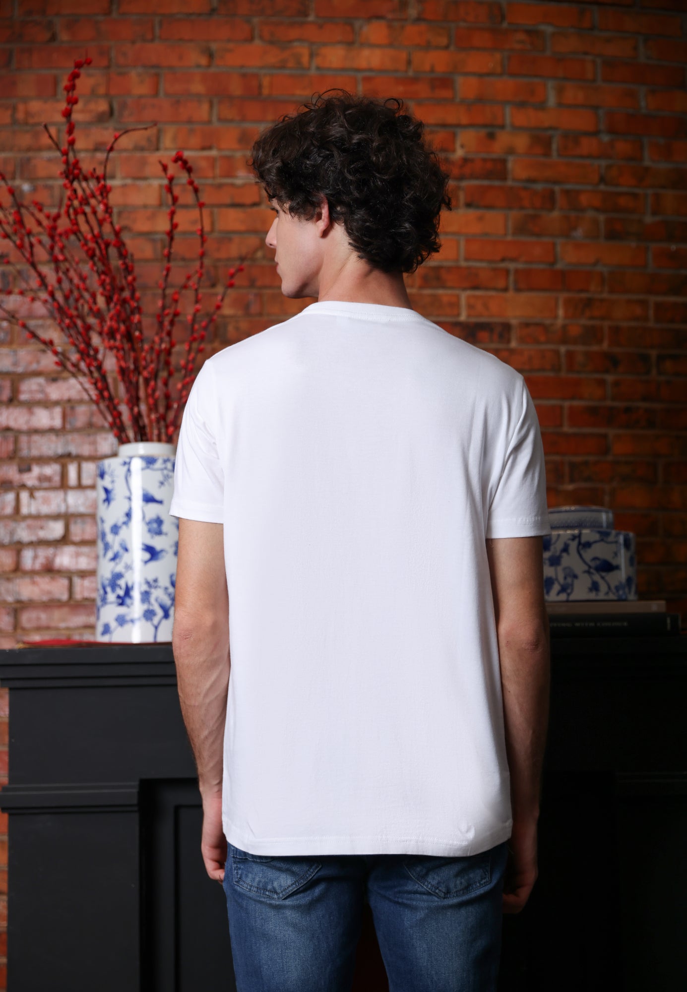 Ryusei Kaos Pria Tsunaru CMB White