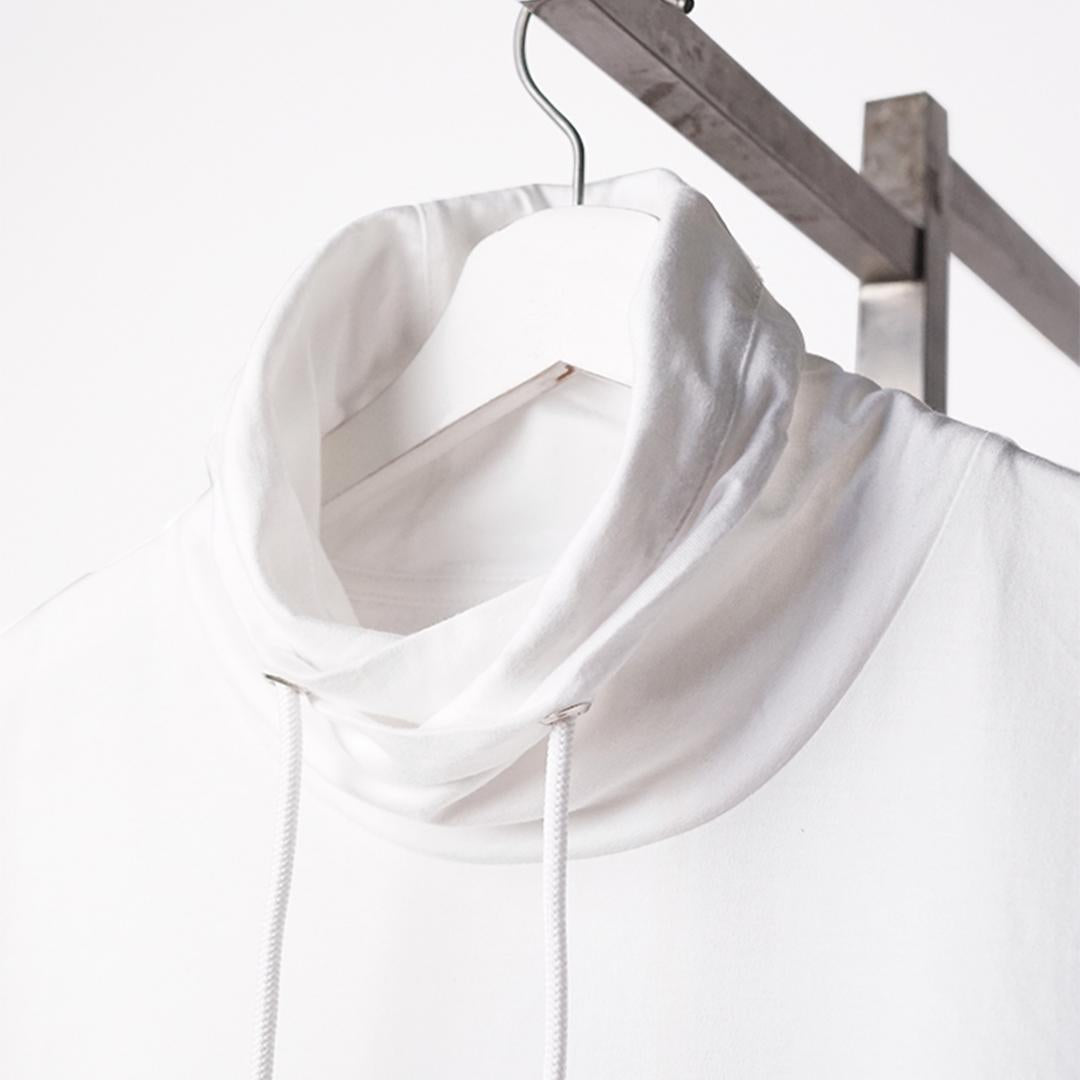 Ryusei Kaos Pria Turtleneck Nandito Shin CMB White