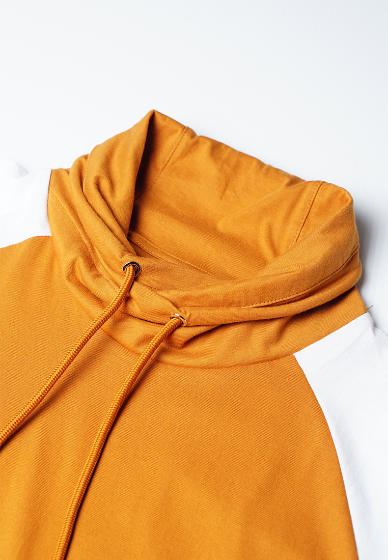 Ryusei Kaos Pria Turtleneck Nandito Gou CMB Mustard