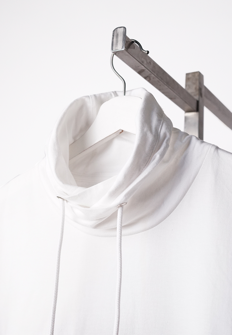 Ryusei Kaos Pria Turtleneck Nandito Shin CMB White