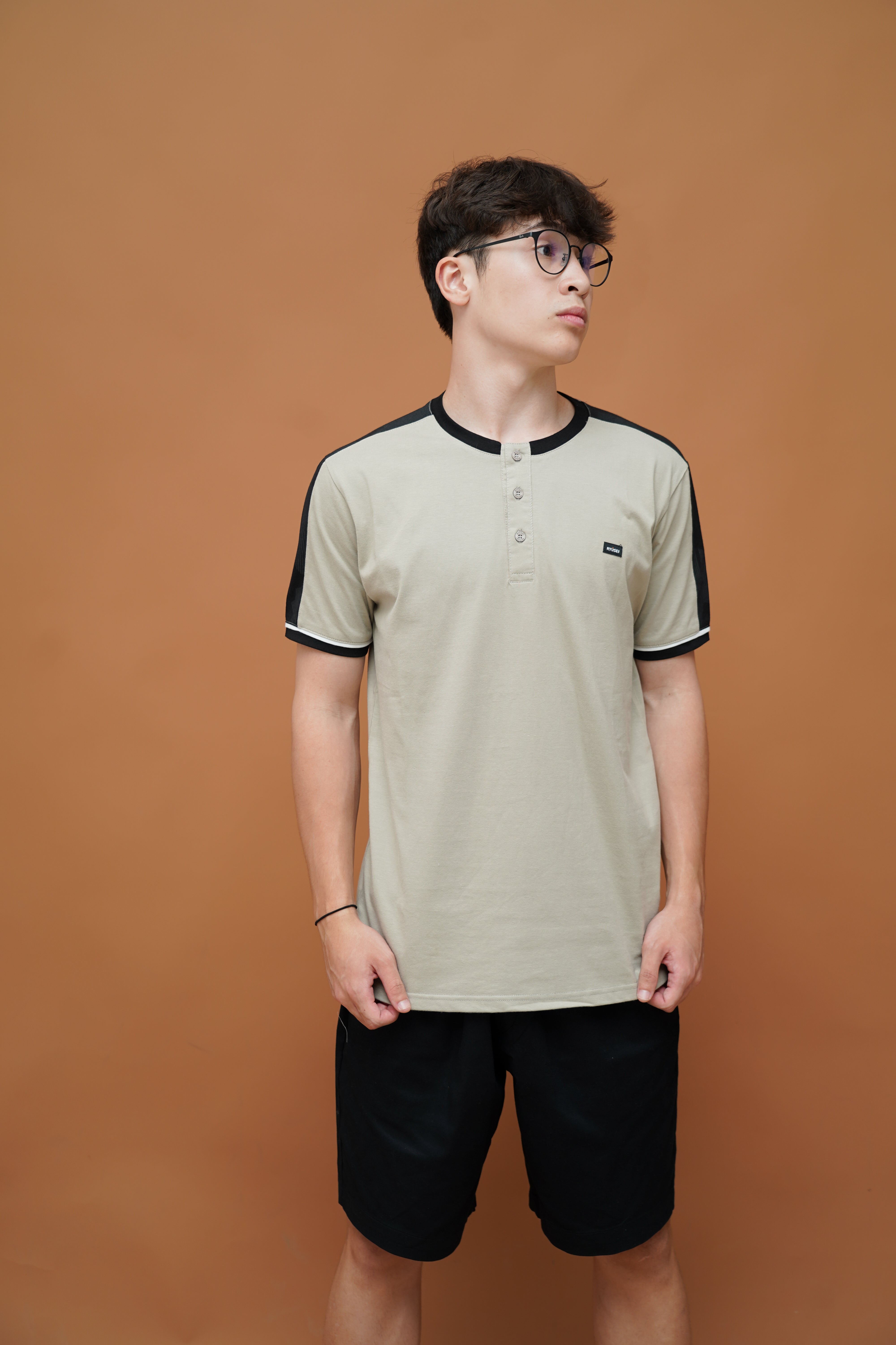 Ryusei Kaos Pria Takahiko Button