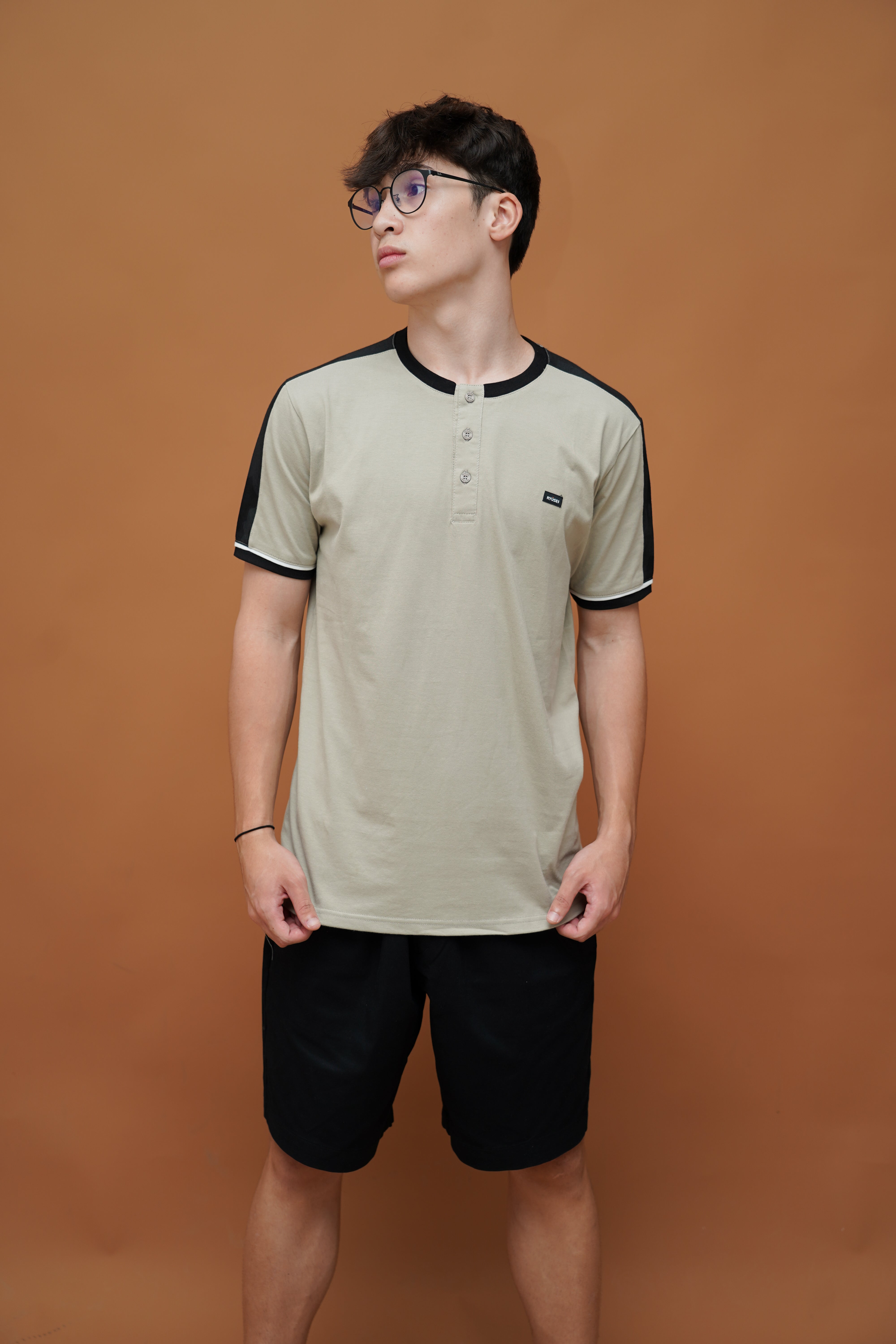 Ryusei Kaos Pria Takahiko Button