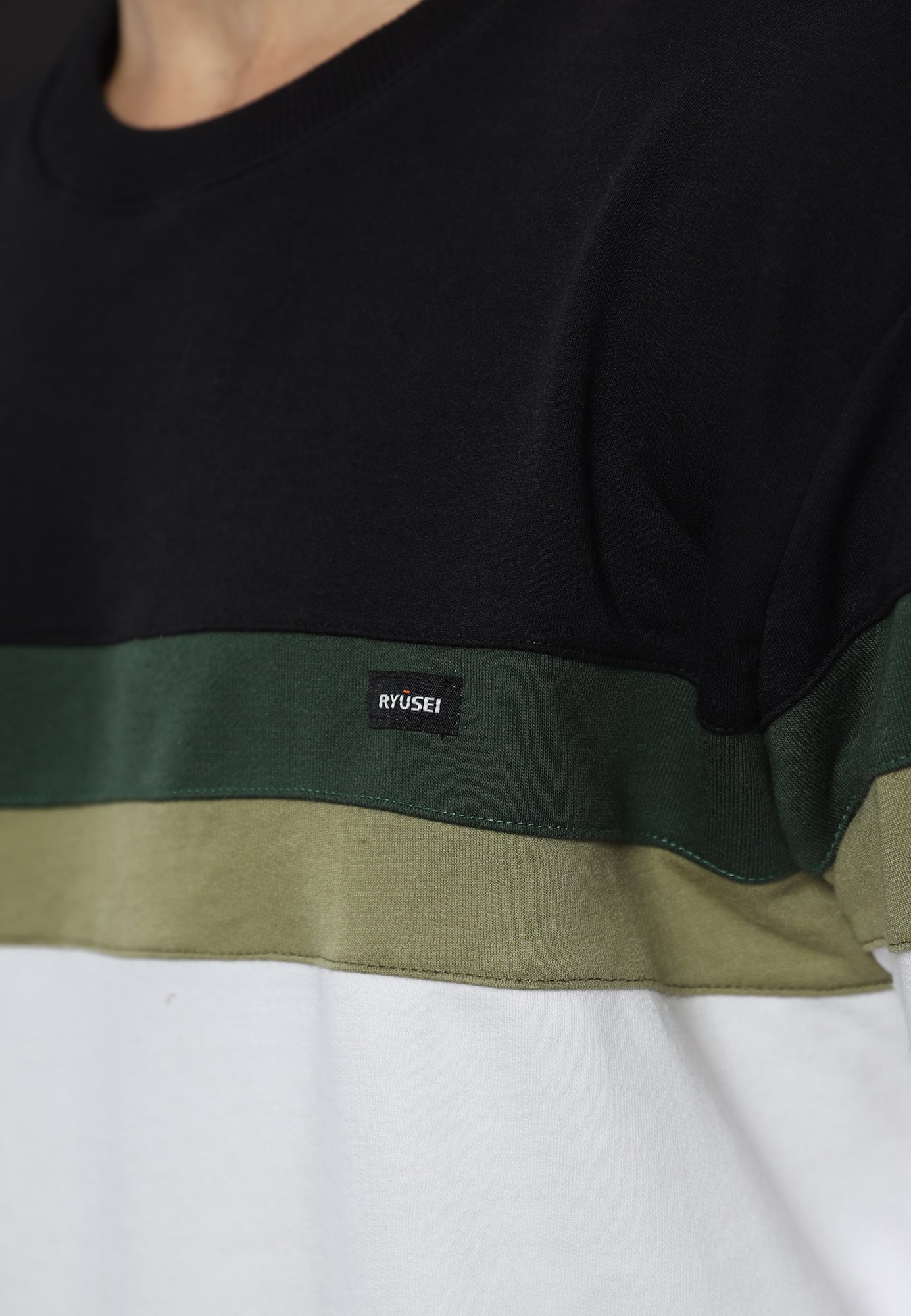 Ryusei Sweater Pria Towada CMB White