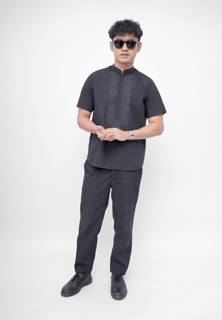 Ryusei Kemeja Kerah Koko Lengan Pendek Yatsuki Black