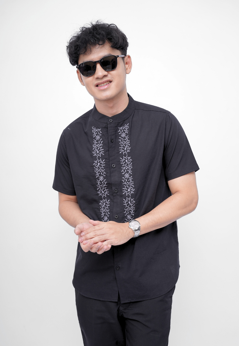 Ryusei Kemeja Kerah Koko Lengan Pendek Kagami Black