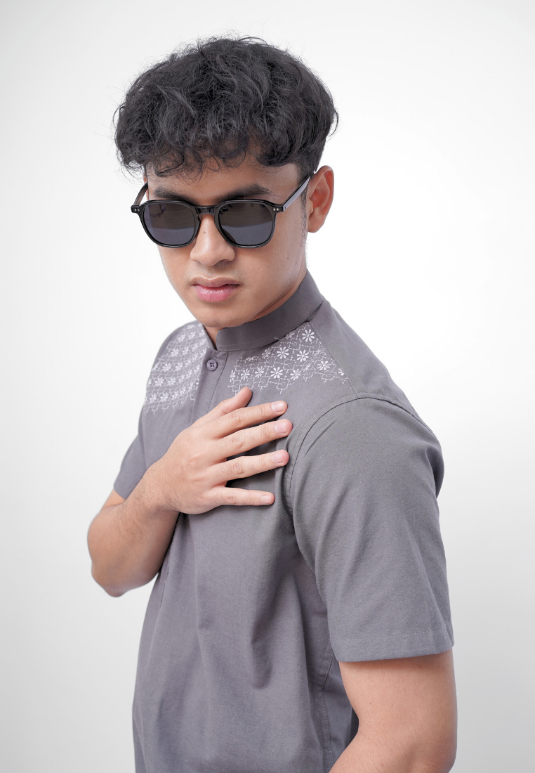 Ryusei Kemeja Kerah Koko Lengan Pendek Kenshiro