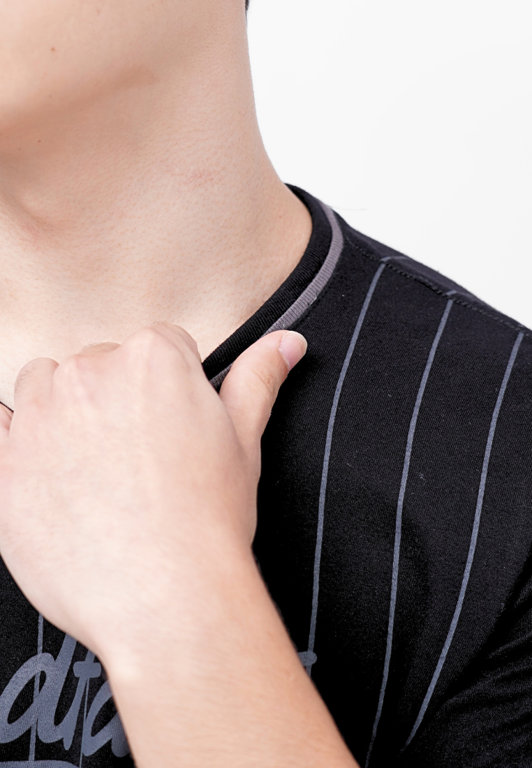 Ryusei Kaos Pria Steadfast Black