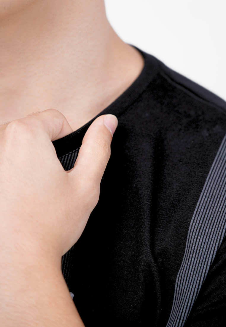 Ryusei Kaos Pria Nagahari Black