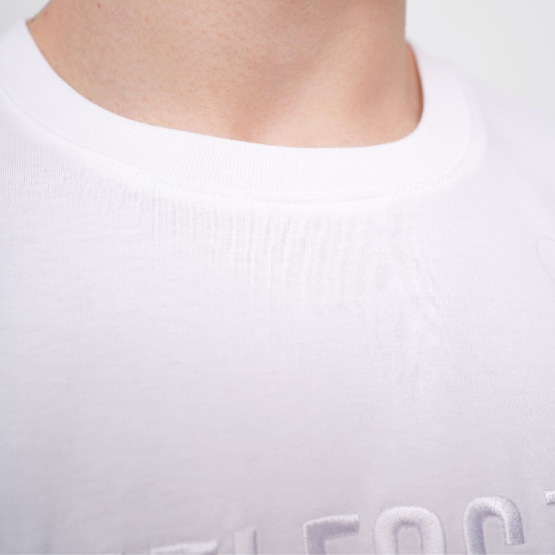 Ryusei Kaos Pria Timeless White
