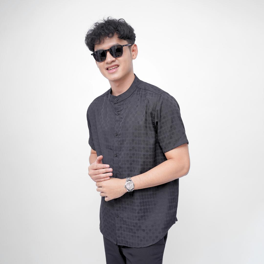 Ryusei Kemeja Kerah Koko Lengan Pendek Akari