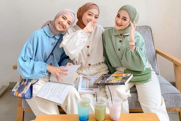 Outfit Buka Bersama Terbaik Yang Simple Untuk Wanita