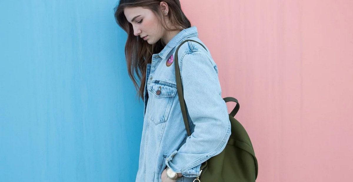 Inspirasi Gaya Outfit Kuliah Wanita yang Simpel Namun Tetap Stylish