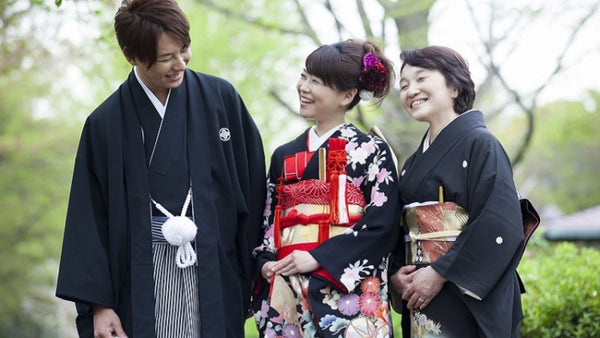 Dari Kimono Hingga Yukata: Eksplorasi Ragam Busana Tradisional Jepang