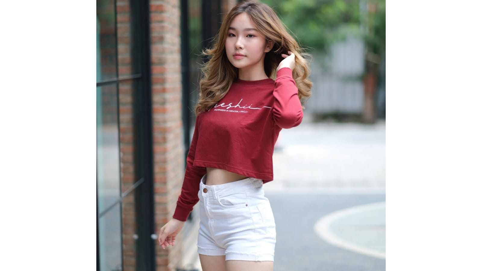 Ini Dia! 3 Crop Top Style yang Stylish Wajib Banget Kamu Pakai