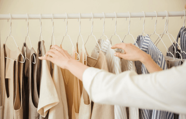Anti Ribet, Berikut 4 Tips Praktis Bagi-Bagi Pakaian untuk Saudara!