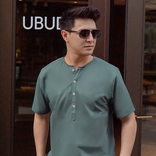 7 Inspirasi Outfit Ramadhan Keren Untuk Pria