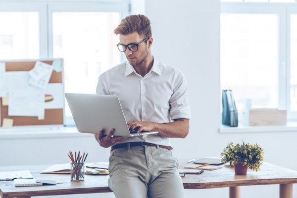 Tips Tampil Kekinian Menggunakan Seragam Kantor