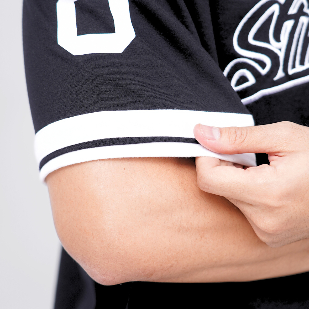 Ryusei Kaos Pria Boxy Oversize StrikeOut Black