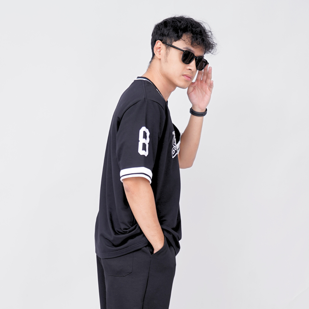 Ryusei Kaos Pria Boxy Oversize StrikeOut Black