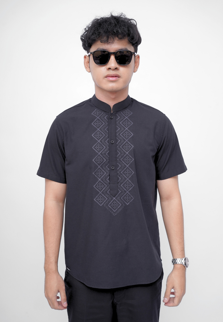 Ryusei Kemeja Kerah Koko Lengan Pendek Yatsuki Black