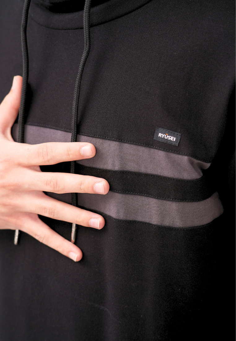 Ryusei Kaos Pria Turtleneck Nandito Hyo Black