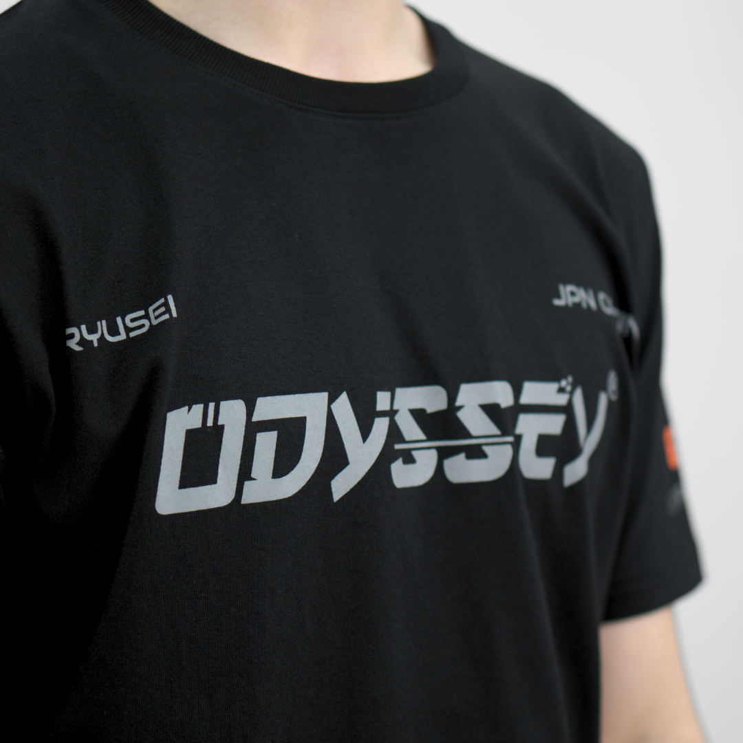 Ryusei Kaos Pria Odyssey Balck - T-shirt Grafis
