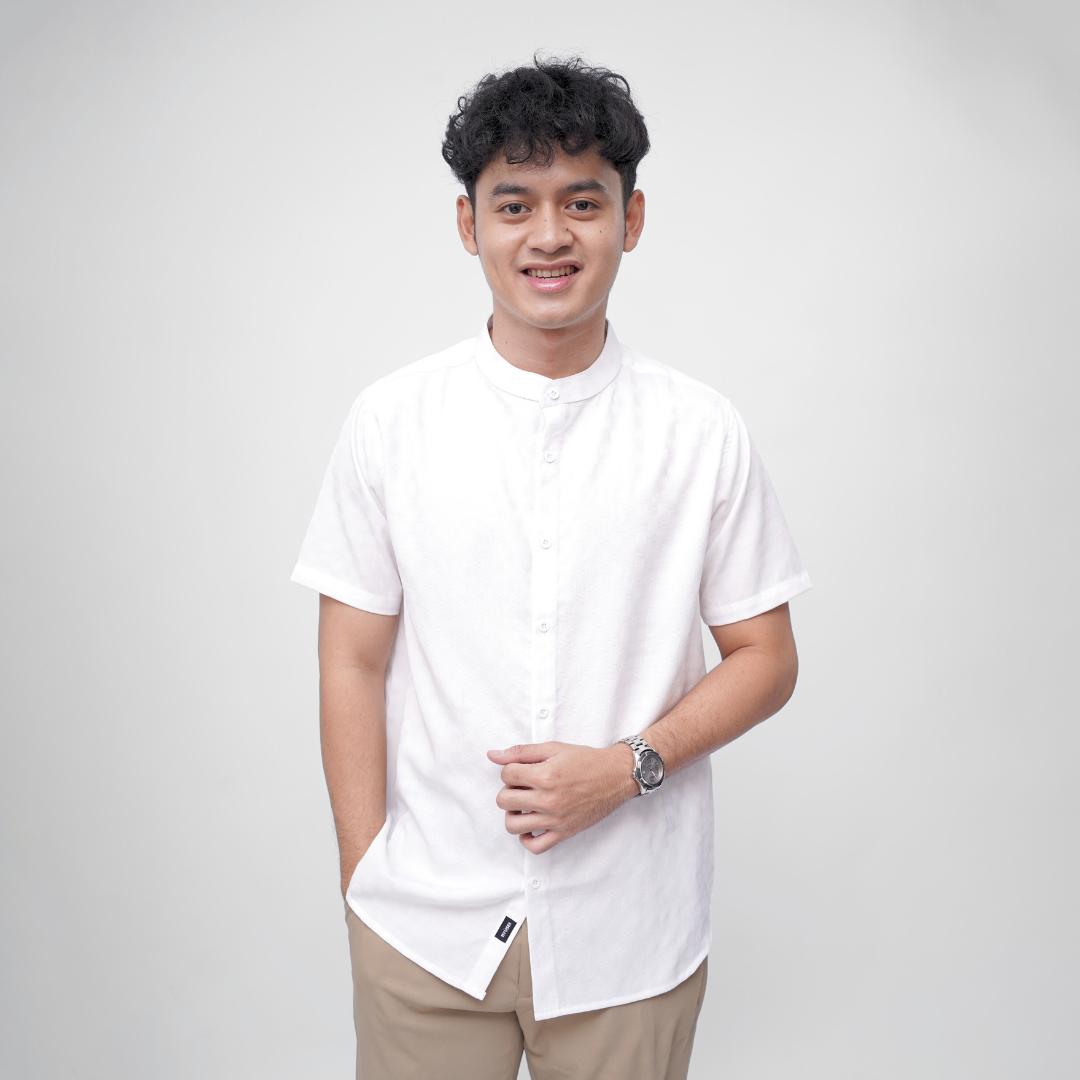 Ryusei Kemeja Kerah Koko Lengan Pendek Akari